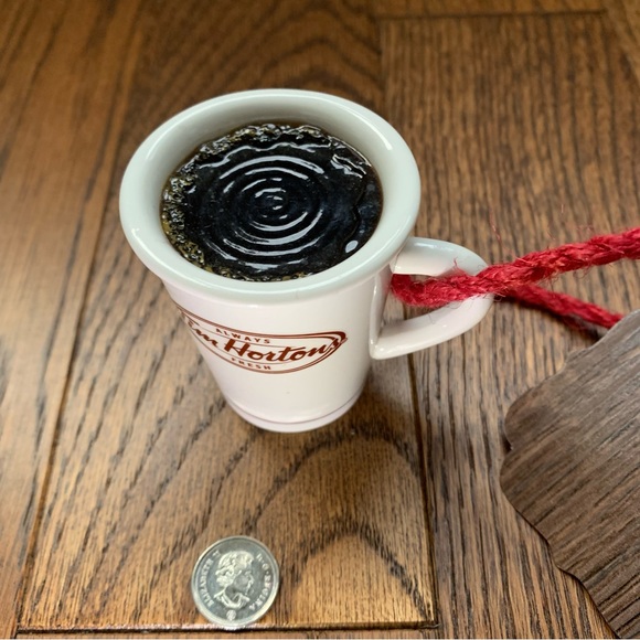 Miniature Tim Horton cup o coffee figurine - Picture 6 of 6